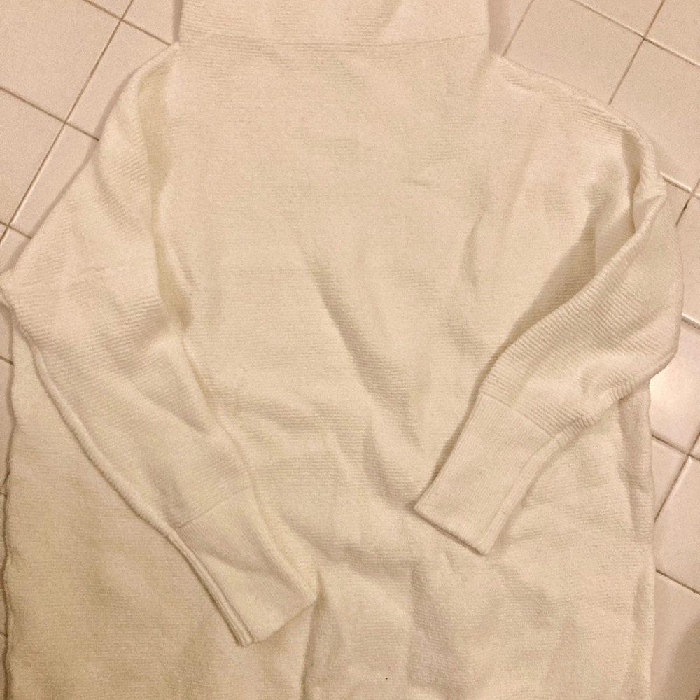 Free People White Cowl Neck Sweater new Ottoman - Picture 4 of 5